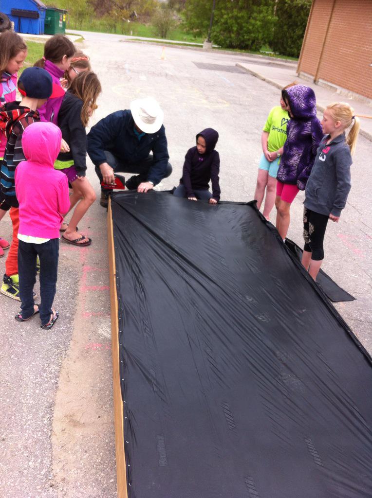 Jmarriott333's tweet photo. Building the frame for our Butterfly Garden.  Thanks Mr. Morrison!@UptergrovePS http://t.co/cNguO6uU8b