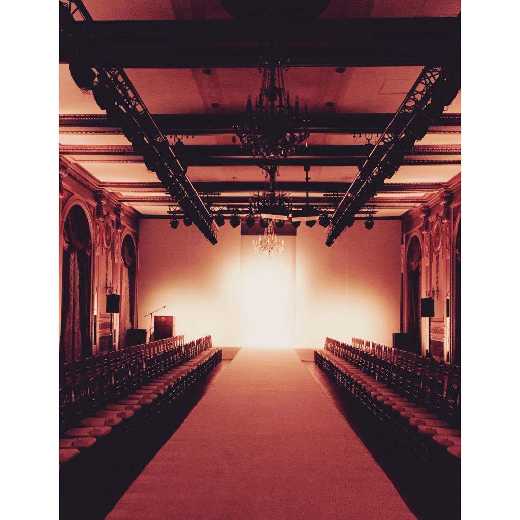 Desfile por empezar en el Hotel Alvear