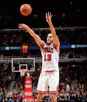AllThingsCLEVE's tweet photo. What is uglier?

RT for Joakim Noah
Fav for Joakim Noah's shot http://t.co/axQ4XvnH8n