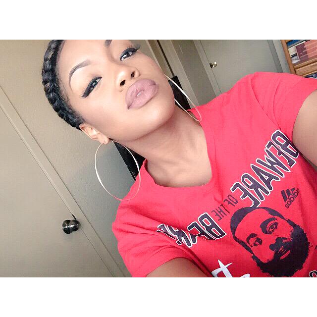 THEamberscott's tweet photo. Headed to sing for my Rockets tonight! 🏀🚀🇺🇸🎤❤️ #Houstonnn #Rocketss #NationalAnthem http://t.co/z4DYNjYfhT
