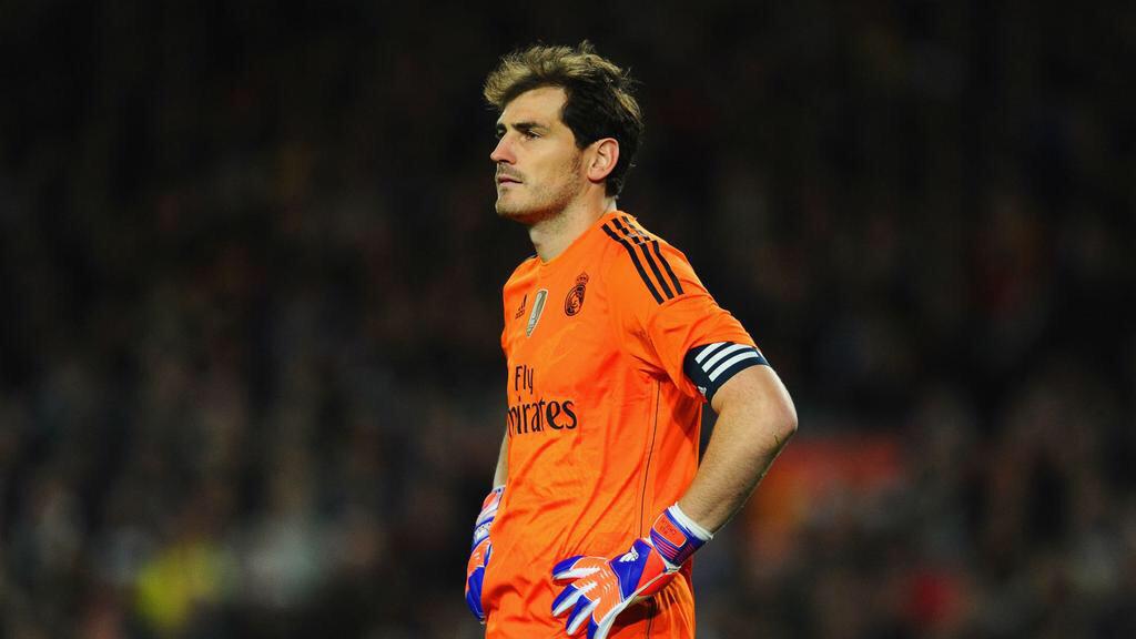 RMadridSports's tweet photo. Mañana habrá una pancarta en honor a Casillas, pidiendo respeto para el capitán. 

1 RT=1 RESPETO PARA IKER. #genius http://t.co/8dx1zjBvEy