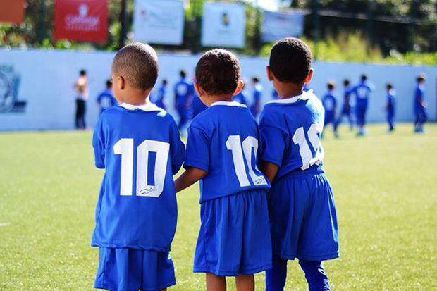Mais um golaço do Galinho no ES!

Escola Zico 10 lança novas unidades em Anchieta e Guarapari: ow.ly/MRRXj