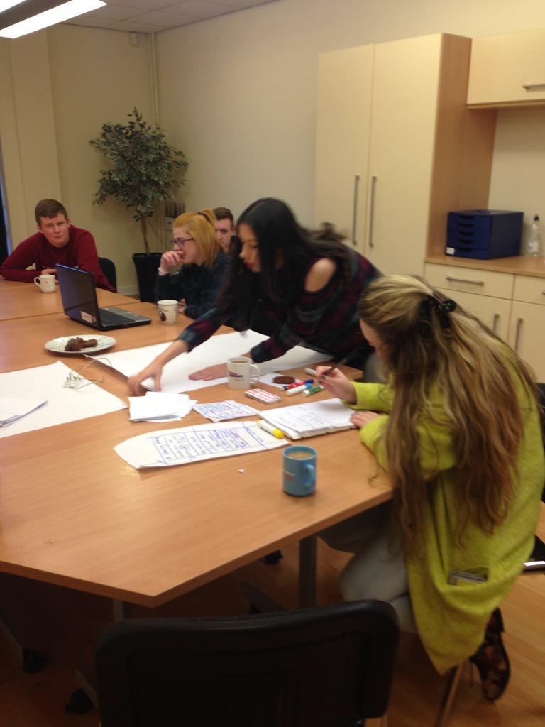 saveRservices's tweet photo. Youth assembly drawing closer Campaign group working hard organising! #youth #voice http://t.co/0W1XLh7Pdf