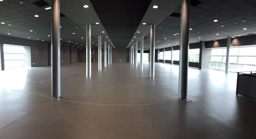 alo_oficial's tweet photo. Visita rápida a los últimos preparativos del circuito de karts y museo Fernando Alonso. Espectacular. #feliz http://t.co/981hHeAyS2