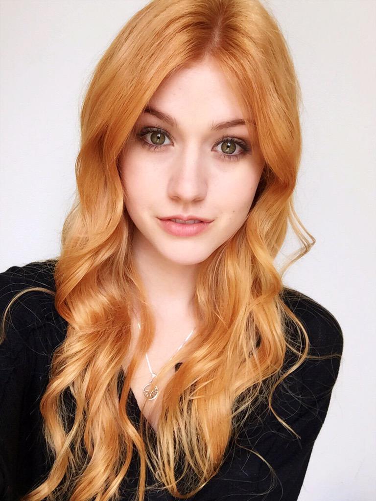 Kat_McNamara's tweet image. My name's Clarissa, but you can call me Clary... 😉➰ #SHADOWHUNTERS @shadowhunterstv