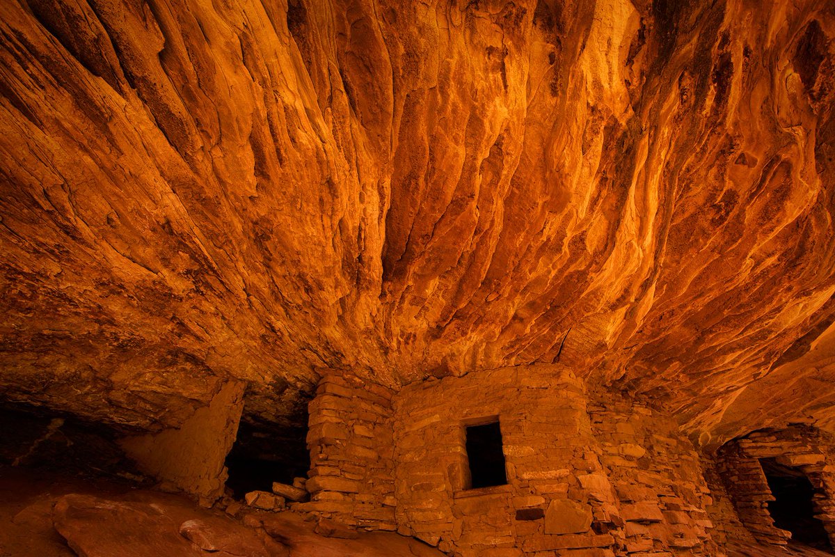 jswansonphoto's tweet photo. #HouseOnFire ruins in #Utah 's Mule Canyon - reflected light makes the textured sandstone look like flames http://t.co/CLUfBXA58w