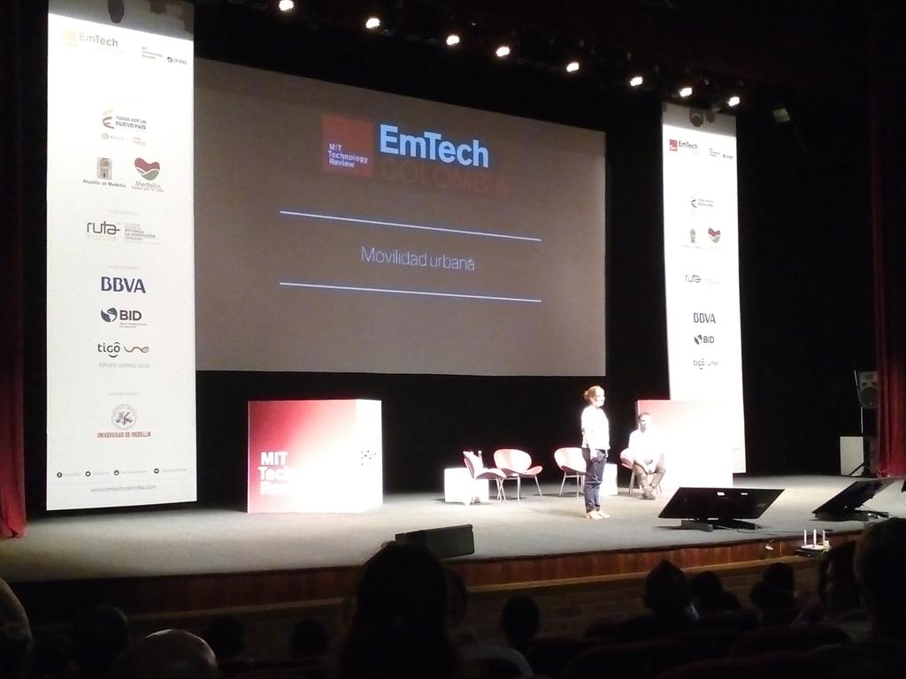 Ruta_N's tweet photo. Llega el momento de hablar de "Movilidad Urbana" con @paulivillap, Gerente del Distrito Medellinnovation. http://t.co/Vg7bAImrGq