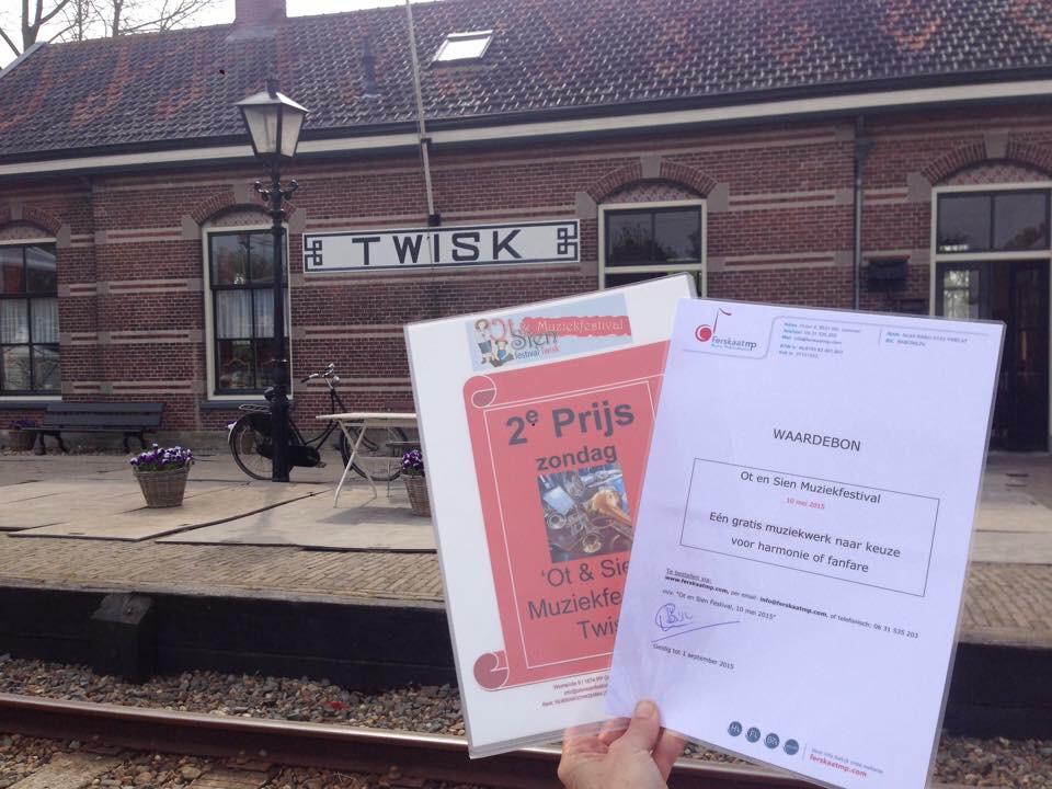 Stcaeciliazwaag's tweet photo. Zondag mooie tweede prijs gewonnen tijdens Ot en Sienfestival in Twisk! Nu stuk uitzoeken bij @FerskaatMP http://t.co/41rJfpeDwI