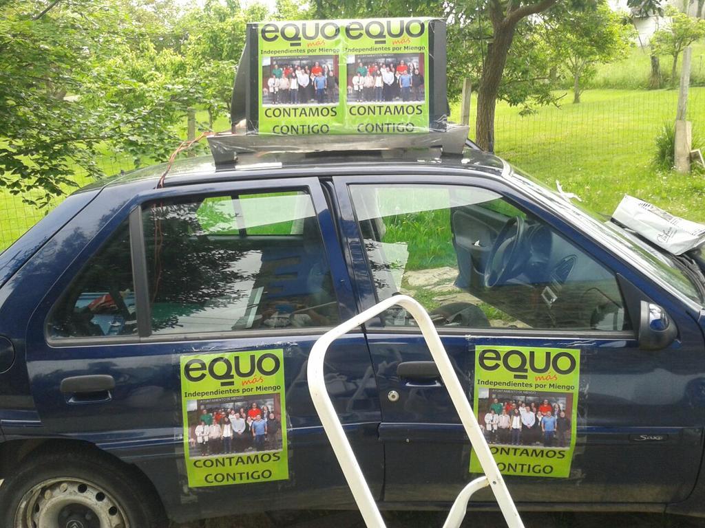 Equo_Cantabria's tweet photo. Nuestros compañeros de EQUO + independientes en Miengo...#VotaVerde #votaEQUO #Municipales2015 http://t.co/0GI5A1wfSt