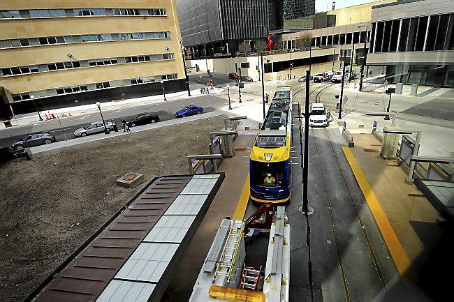 PioneerPress's tweet photo. Twin Cities minorities face longer commute times, report notes #abouttimemn http://t.co/M52o798mD8 http://t.co/zjzoiBvnBD