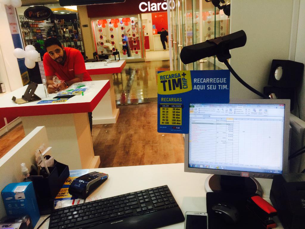 SamMCTSPi's tweet photo. Stopper  piloto Monitor Recarregue seu Tim, com os valores e validade, borá bater a meta de faturamento Mass channel http://t.co/LKjtUgHejK