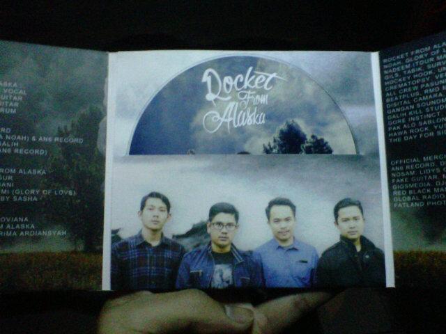 Thanks buat free cdnya, karya kalian memang luar biasa (y) Sukses terus kawan, damn! I hate to say if i love <a href="/RFA_ID/">Rocket From Alaska</a>