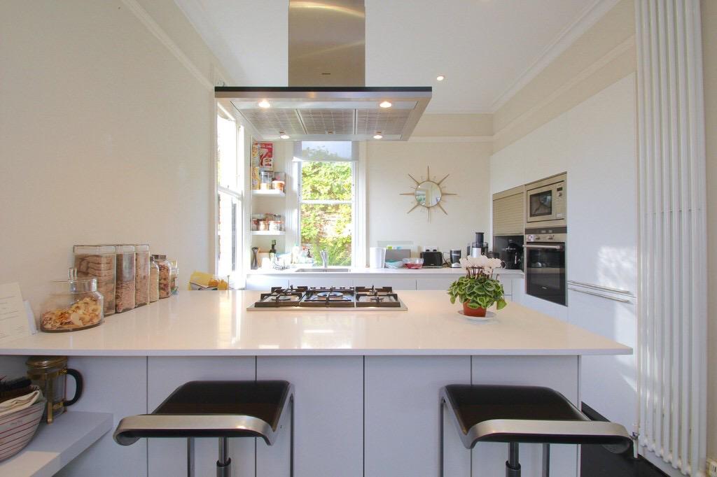 ShortLetsOxford's tweet photo. A wonderful family home on #ShortLet in #Oxford. @thedragonschool #ParkTown #holidaylettings Call us for more info http://t.co/dejPyJXxvS