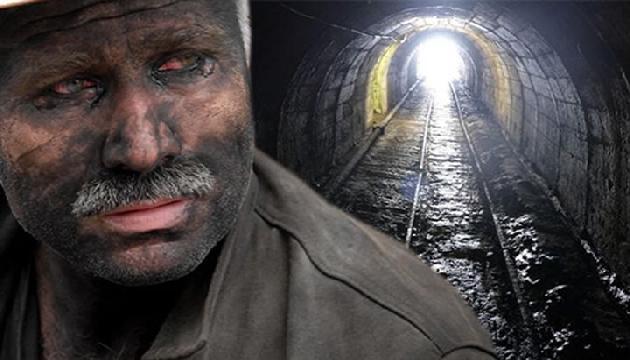 gencbakis10's tweet photo. #Soma Katliamı'nın ilk yıl dönümü yarın. Madencilerimizi Saygıyla Anıyoruz.
FITRAT DİYENLER UTANSIN
#AhlaksızSİYASET http://t.co/yqqzjaM8OG