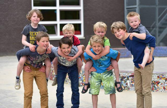 OBSTRavelijn's tweet photo. Alleen ga je sneller, samen kom je verder! http://t.co/Q2A4gzjobt