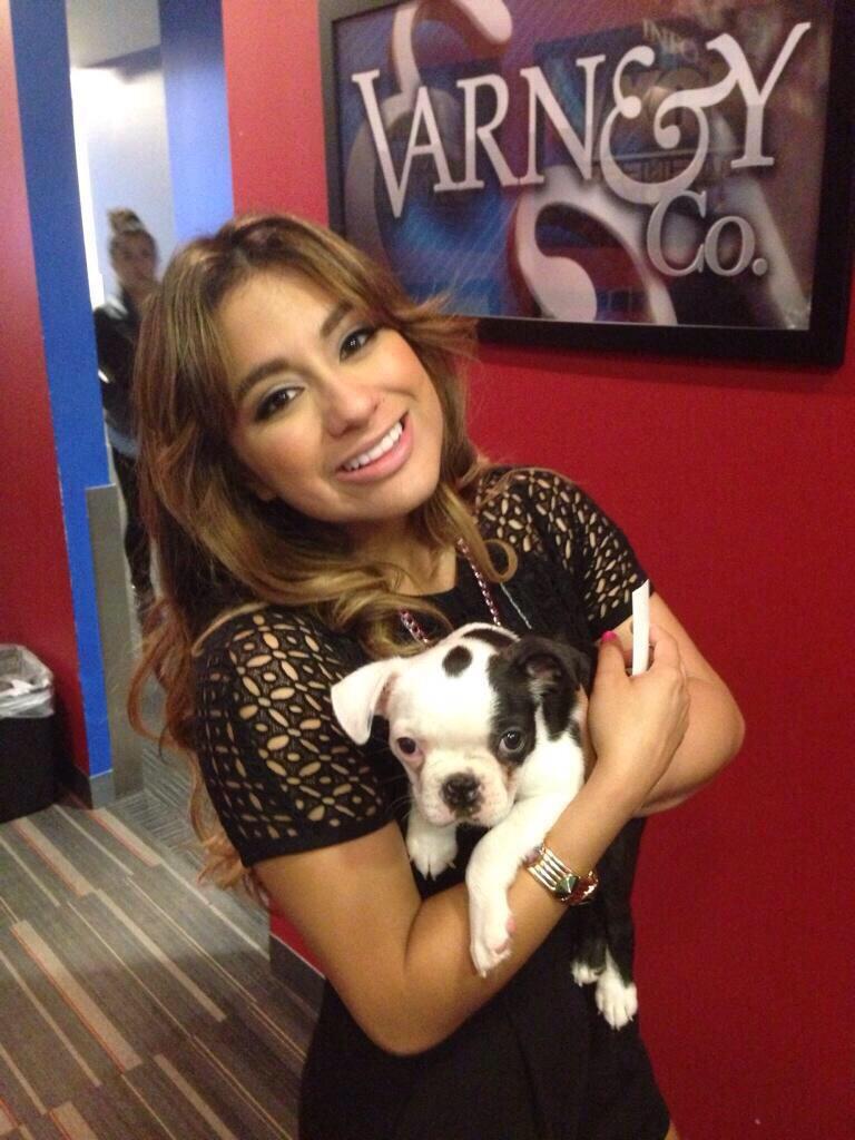 ⭐️You know I can't fight the feeling.
And every night I feel it.
Right now⭐️