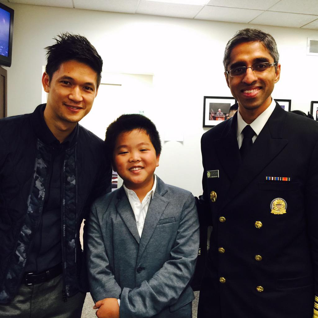 This pic of <a href="/HudsonDYang/">Hudson David Yang</a> between America's top doctor &amp; America's top dancer = storyline of S2 of #FreshOffTheBoat