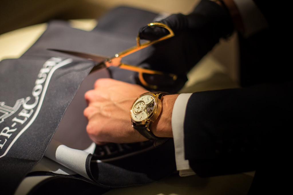 jaegerlecoultre's tweet photo. Thrilled to celebrate the #London Flagship Boutique opening at 13 Old Bond Street. #JLCinLondon #RibbonCutting http://t.co/fWhXqFj1RY