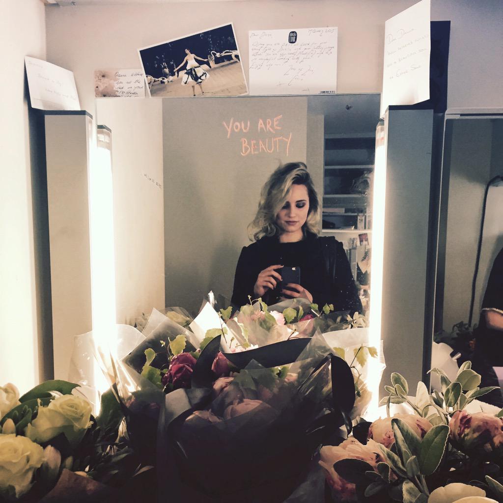 DiannaAgron's tweet photo. Flowers, sweet notes &amp; an overwhelming response. Thank you to all that showed up to be our first audience tonight! http://t.co/TpxHCm3hkS