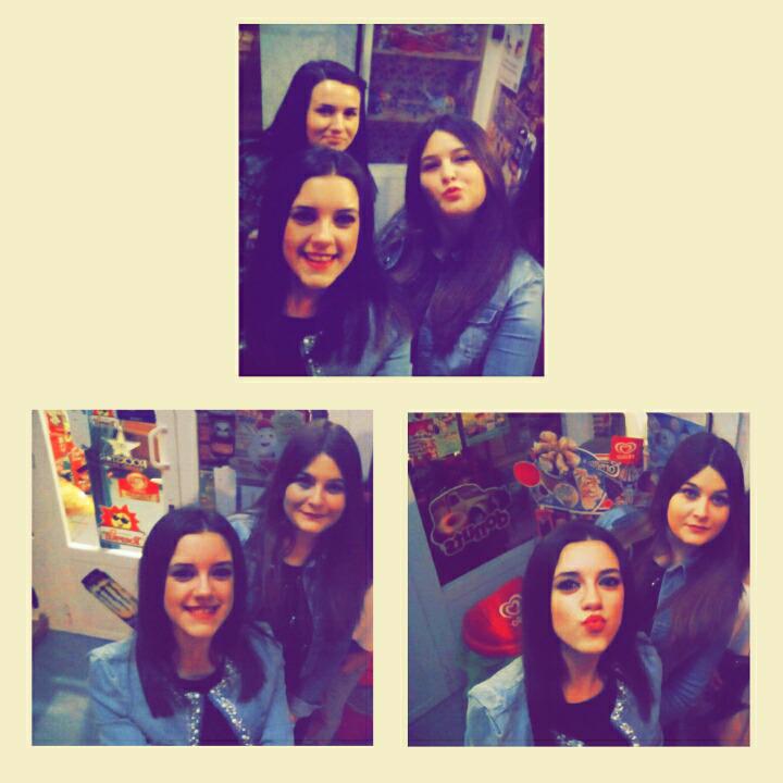 Eleennaa98's tweet photo. Que bueno eso de tener amigas de verdad, gracias por todo, sois las mejores chiquitillas😍😍😍 http://t.co/3qTvib5dnd