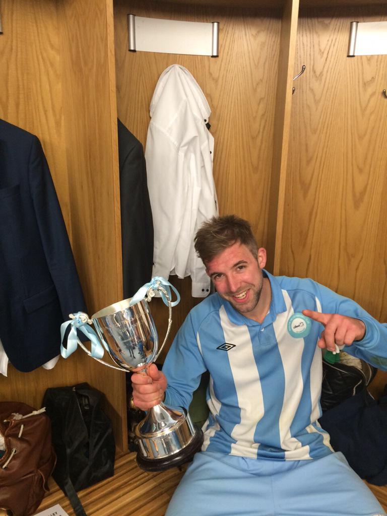 OllieHung's tweet photo. Get in there boys!! @UnitedMarlow double winners!!!! http://t.co/iXbrCitVhe