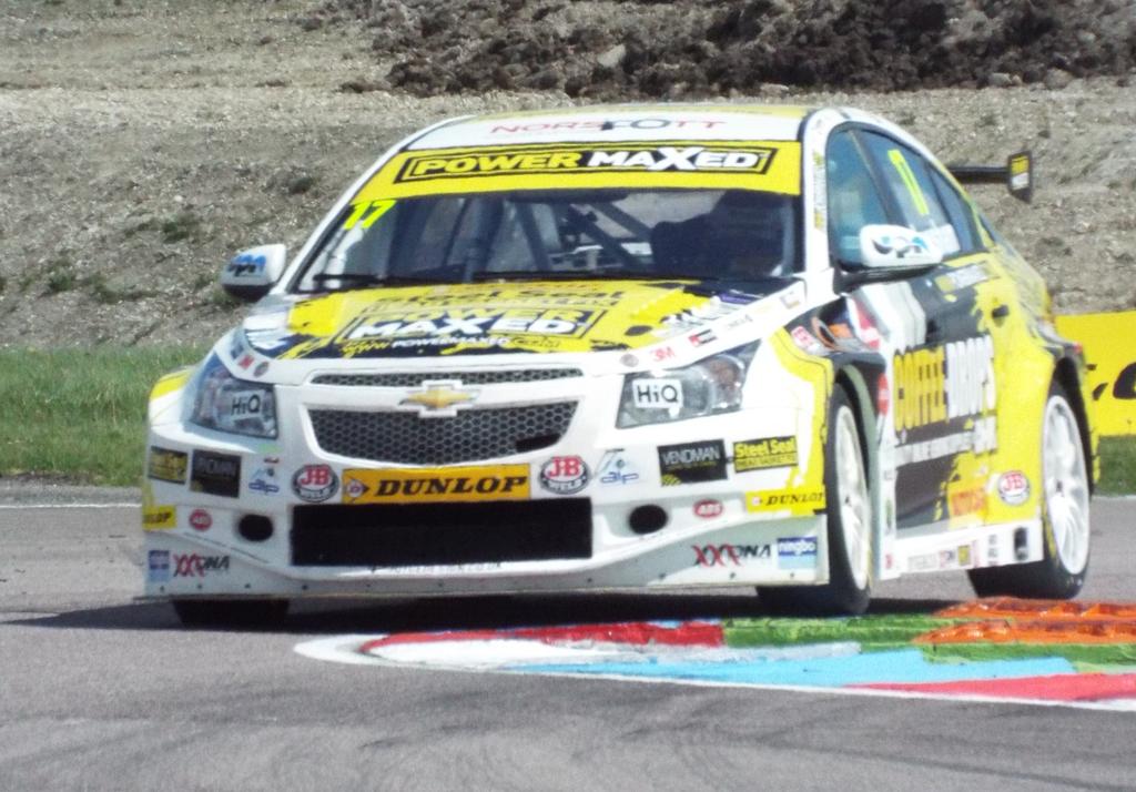 IlesRicky's tweet photo. The @UKPMR Chevrolet is my favorite looking car on the grid this year. @newshamracing @HelpforHeroes @CoffeedropsCoUk http://t.co/vaRzgmSPkQ