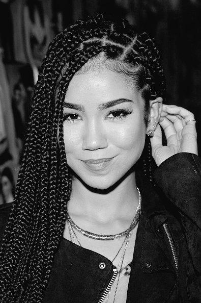 BlackGirlsWinni's tweet photo. Jhene Aiko giving life with these braids 😍😍😍👑 http://t.co/3aH5qGGz0f