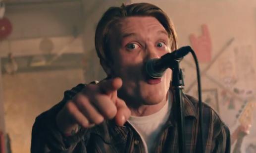 rocksound's tweet photo. Have YOU seen this new @NeckDeepUK video? It's a banger. http://t.co/F4zlhs33qJ http://t.co/HBnuBld1Nl