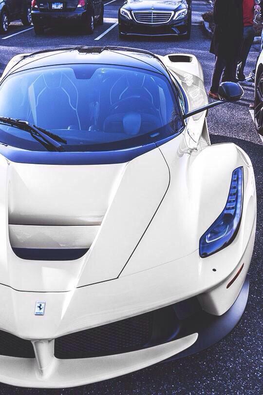 BossCarsDaily's tweet photo. Ferrari 🐴 http://t.co/2U9kKLvGp7
