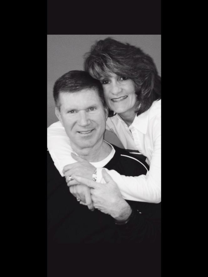 papashoe2019's tweet image. Tricked this beautiful woman into falling in love with me 31 years ago #overachieved.