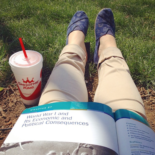 SmoothieKingSTL's tweet photo. Stamina for school winding down? Finish strong with our favorite stimulant-free Herbal #EnergyEnhancer ⚡ #BeGood http://t.co/BVt8aTP33D