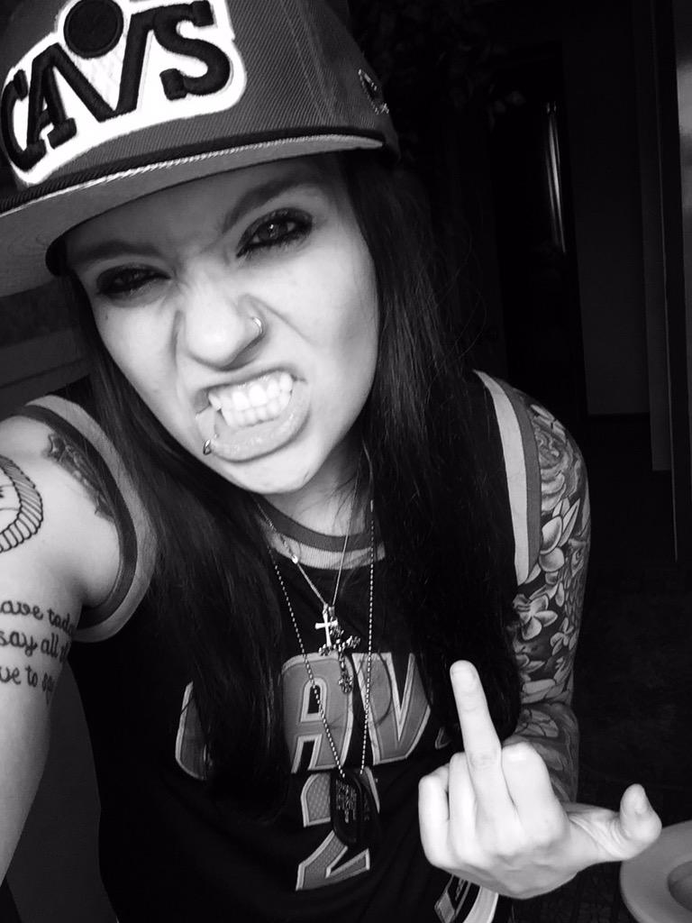 xomandyyyxo's tweet photo. #letsdothis #Cavs #CavsNation #DefendTheQ #fuckthebulls #PlayOffs http://t.co/bk1uqLecgq