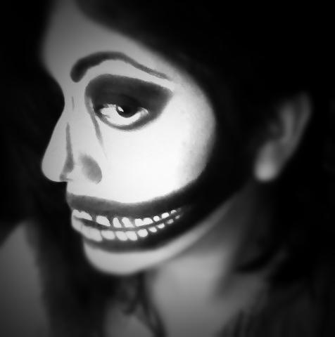 NavadeLey's tweet photo. #Skull #MiddleFace #MakeUp http://t.co/KLACJRZOMm