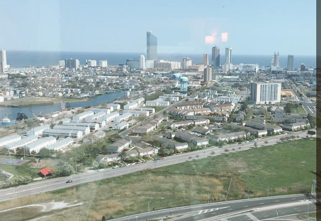 lolneen's tweet photo. missin' the view from our Borgata suite.😍 #day #night #toproom http://t.co/zUGFnaN60A