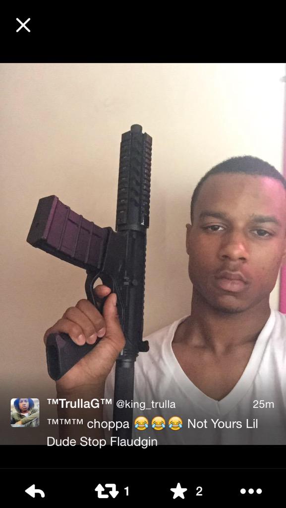 FASTCASHFOREVA's tweet image. THESE NIGGA SHARE GUNS @JmoneyTrulla @MoneyManMelvo @Paidnfull_Teezy @king_trulla