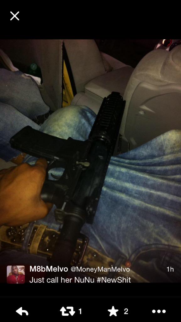 FASTCASHFOREVA's tweet image. THESE NIGGA SHARE GUNS @JmoneyTrulla @MoneyManMelvo @Paidnfull_Teezy @king_trulla