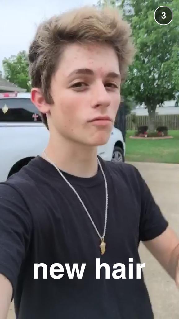 DylansInsiders's tweet photo. Dylan got a haircut! http://t.co/sTJT7F9AAl