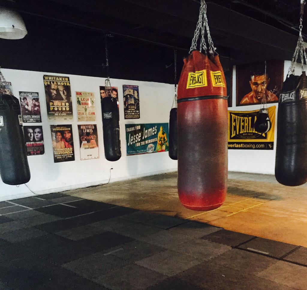 AndrewBorrego's tweet photo. A great day @OfficialCFBG #ChampionFit #Boxing #FightPosters http://t.co/Rr6Hj6wnUG