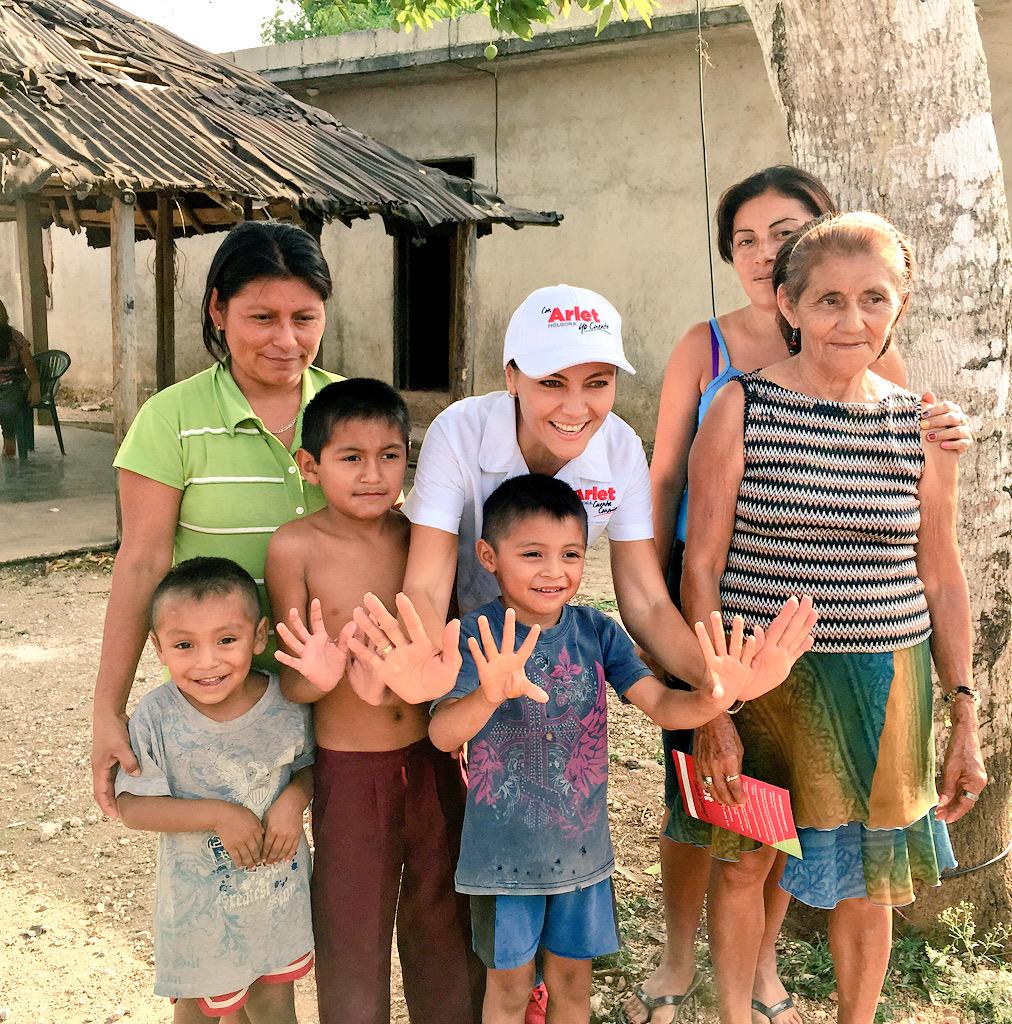 ArletMolgoraG's tweet photo. Cerré mi gira visitando a mis familias de #Limones ¡Gestionaré recursos para brindarles mayores beneficios en salud! http://t.co/IyeRleSTmr