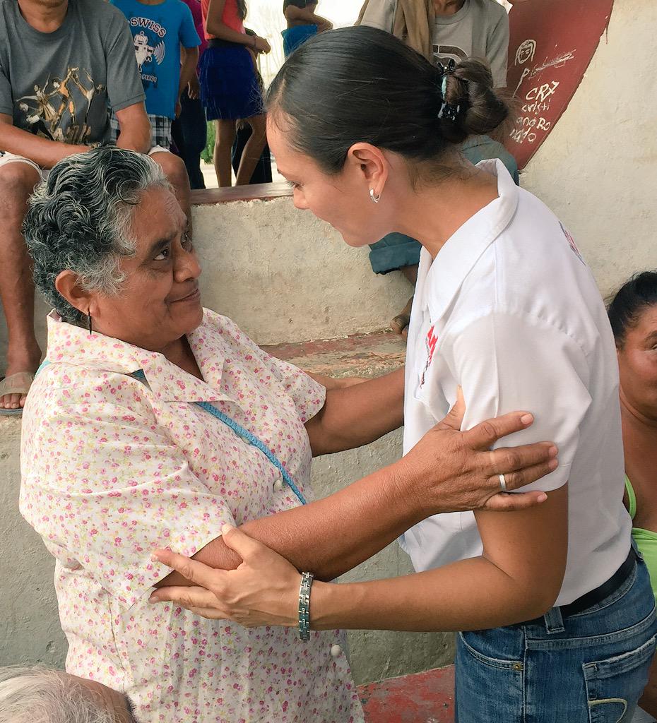 ArletMolgoraG's tweet photo. Las familias de #Limones y de #QRoo se merecen leyes que fortalezcan el bienestar de sus familias #CuentanConmigo 👍🏼 http://t.co/8ZFOnY6H9V