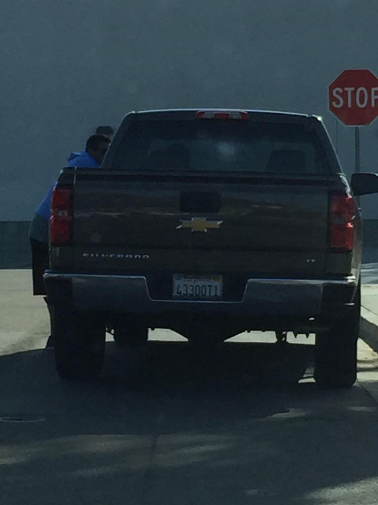 Stickerz12's tweet image. Juan Talking about Ari maybe boyfriend to be he needed Coach Robert to talk to .