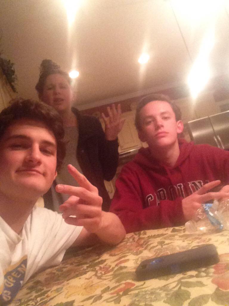 henryhollowhead's tweet image. Happy bday jjhealy #frontload #selfserved #KateMoore