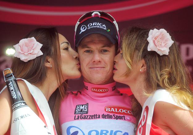 FOTO australiano Simon Clarke nuova maglia rosa prima dell'inizio della 5a tappa Giro d'Italia 2015