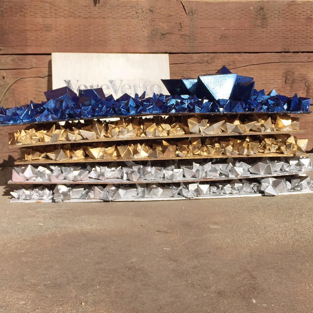 ACommonBlog's tweet image. Gems piling up. #installationinprogress #urbangeode #geodesic #laart #streetart