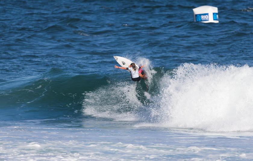 OLASPERUnews's tweet photo. รLTIMAS: Australiana #KeelyAndrew fue sorpresa entre las damas en el #OiRioPro http://t.co/9sar4xPArg Por: @Zanocchi http://t.co/N86Ip3QtAU