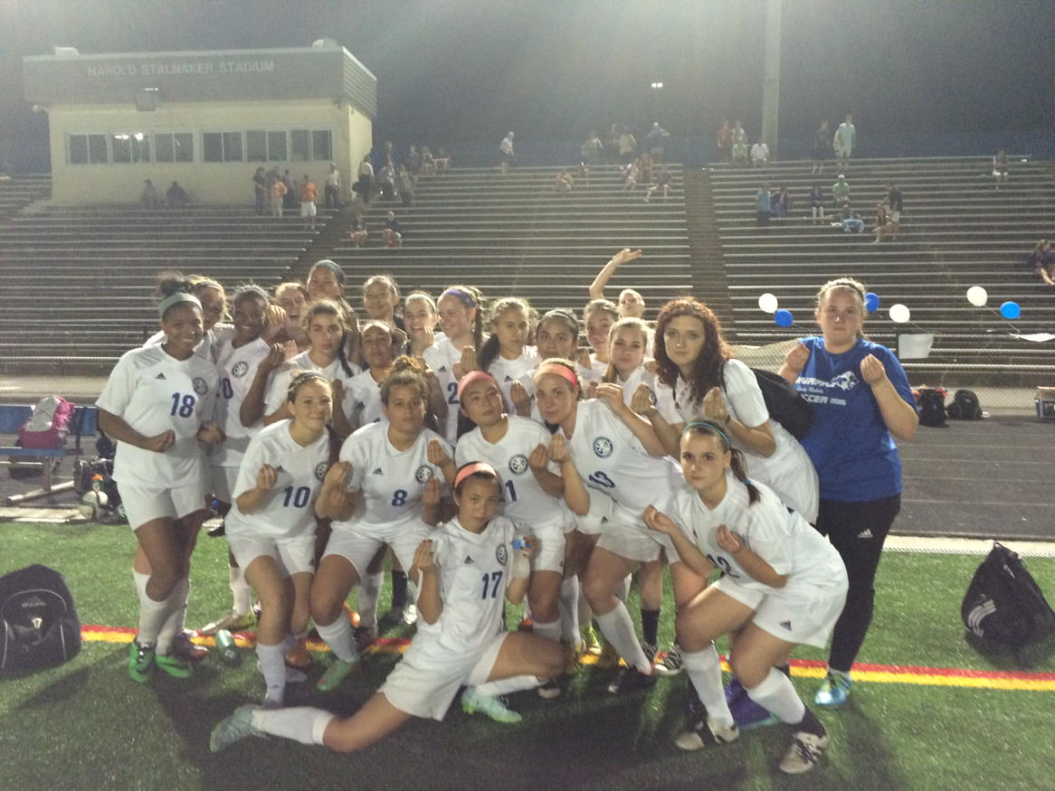 a_Sidrak's tweet photo. MONEY TEAM 💰💯⚽️ #fgvs #endlessclass #dubsondubs #statesbound #wehungry http://t.co/W2pVtLznbM