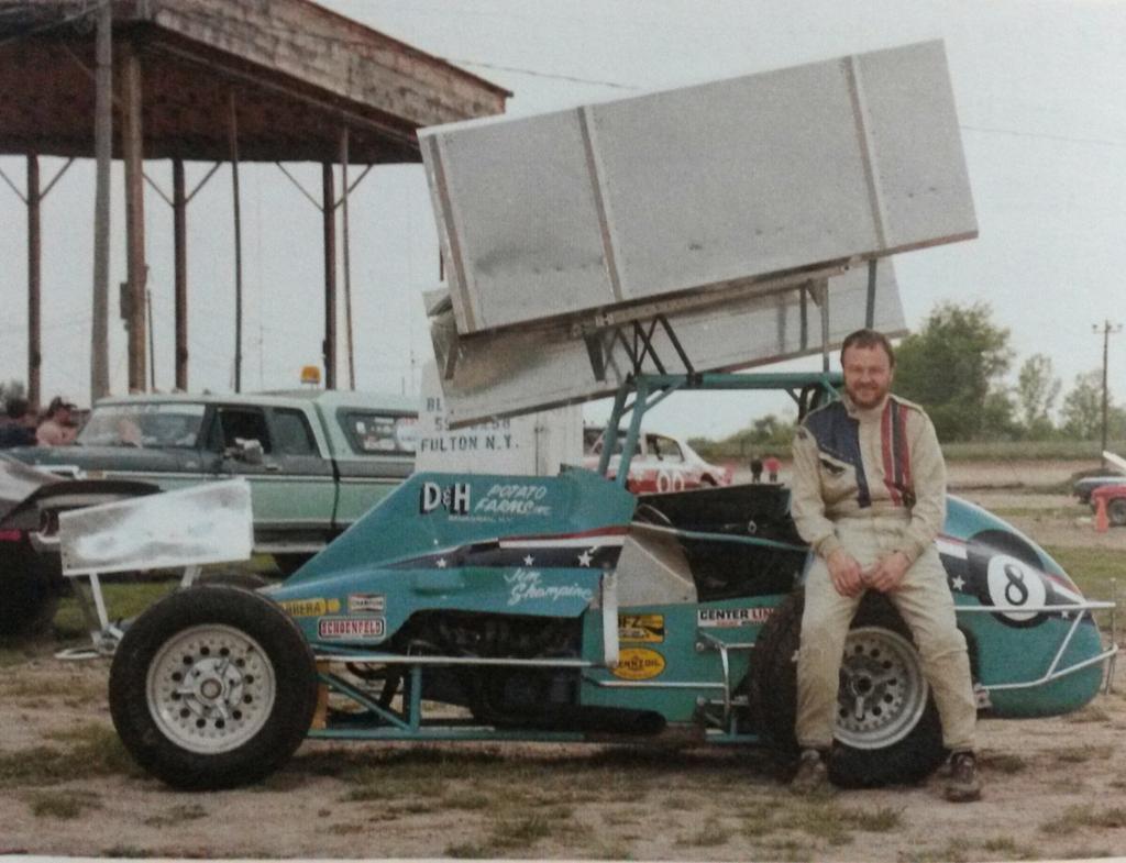 MarkElsie101's tweet photo. @TheDirtNetwork @cnyautofreak @3widelife @LiveDirtUpdates @WorldofOutlaws @braddoty18 @OswegoSpeedway @braddoty18 http://t.co/FtTFgbRq3v