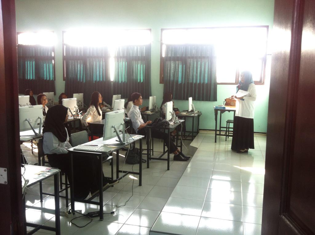 Tes penerimaan pegawai oleh PT. Paragon (wardah cosmetics) <a href="/BkkVohisma/">bkk_vohisma</a> <a href="/wardahbeauty/">Wardah Beauty Official</a> <a href="/radar_malang/">jawaposradarmalang</a>