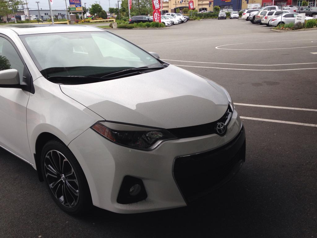 thatianguy's tweet photo. To buy or not to buy. That is the question. #toyota #Corolla2015 http://t.co/eQUalHnl5L