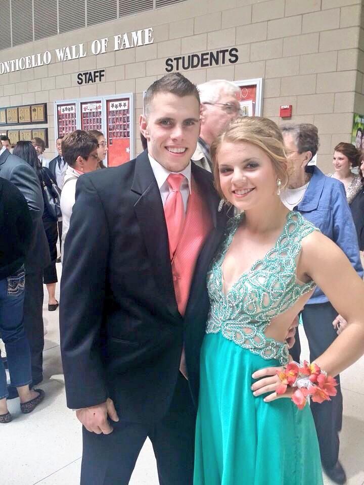 racheljelen's tweet photo. Happy 19th Birthday to my fav!! Love you Trenty ❤️❤️😊 @TrentTeicher http://t.co/oxq0fPjF9c